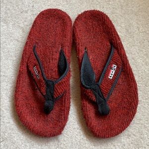 Sanuck Flip Flops